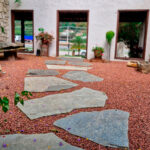 Pedra Escultural: como usar como peça central do jardim